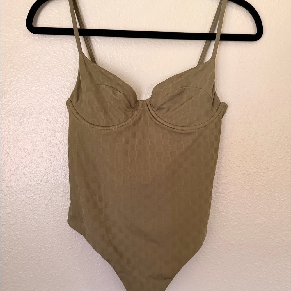 Acacia one piece in Loden triangle Textured